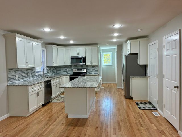 1 Heritage Ln, Monson, MA 01057