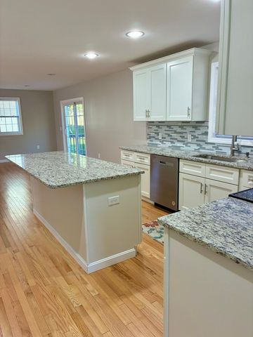 1 Heritage Ln, Monson, MA 01057