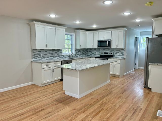 1 Heritage Ln, Monson, MA 01057