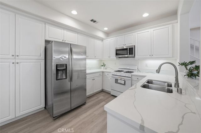 19324 Opal Lane, Saugus, CA 91350