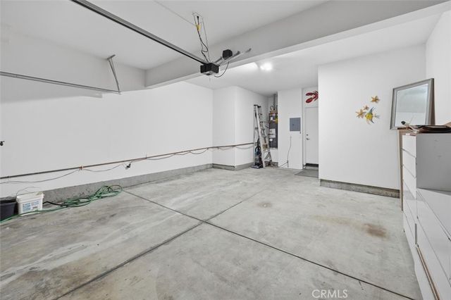19324 Opal Lane, Saugus, CA 91350