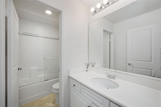19324 Opal Lane, Saugus, CA 91350