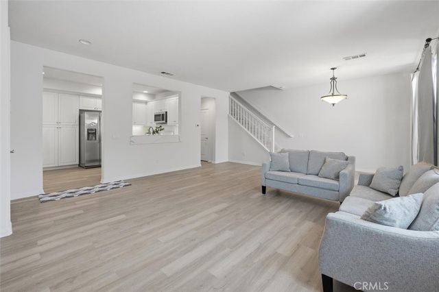 19324 Opal Lane, Saugus, CA 91350