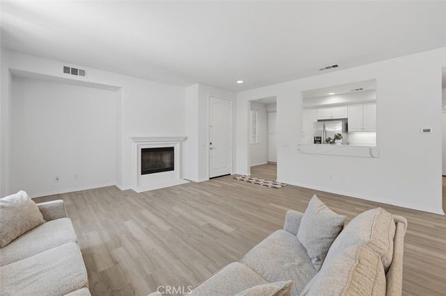 19324 Opal Lane, Saugus, CA 91350