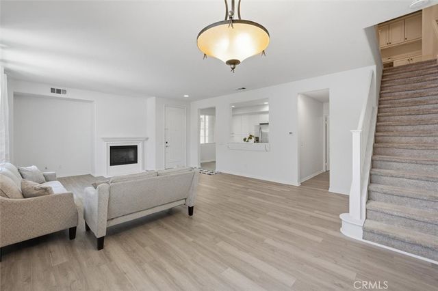 19324 Opal Lane, Saugus, CA 91350