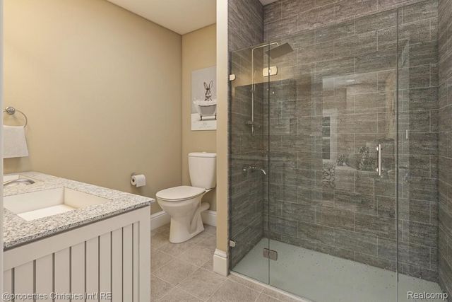 1111 Angara Drive 17, Rochester Hills, MI 48309