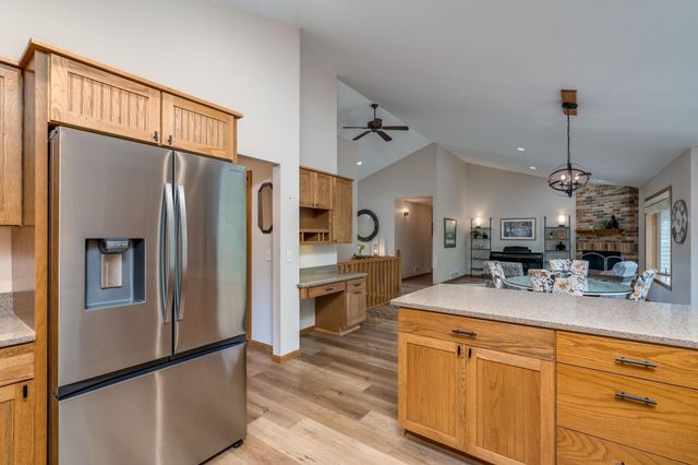 120 Sunburst Circle, Mankato, MN 56001