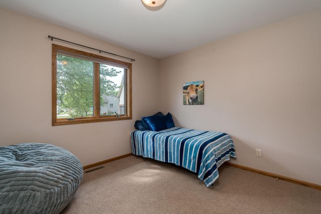 120 Sunburst Circle, Mankato, MN 56001