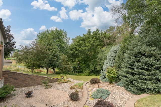 120 Sunburst Circle, Mankato, MN 56001