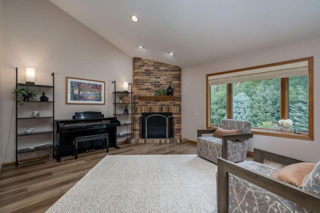120 Sunburst Circle, Mankato, MN 56001