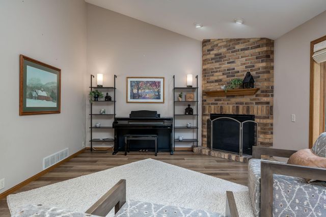 120 Sunburst Circle, Mankato, MN 56001