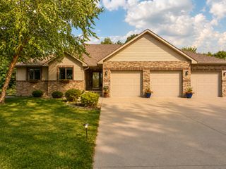 120 Sunburst Circle, Mankato, MN 56001