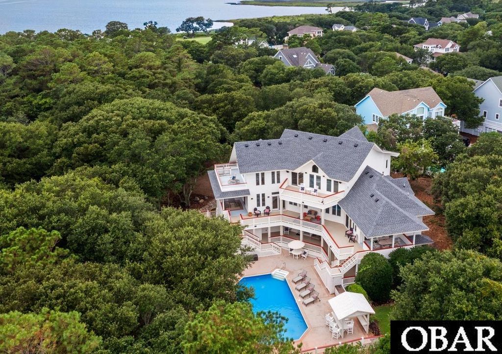 Image 3 of property listing at 565 Live Oak Court, Corolla, NC 27927