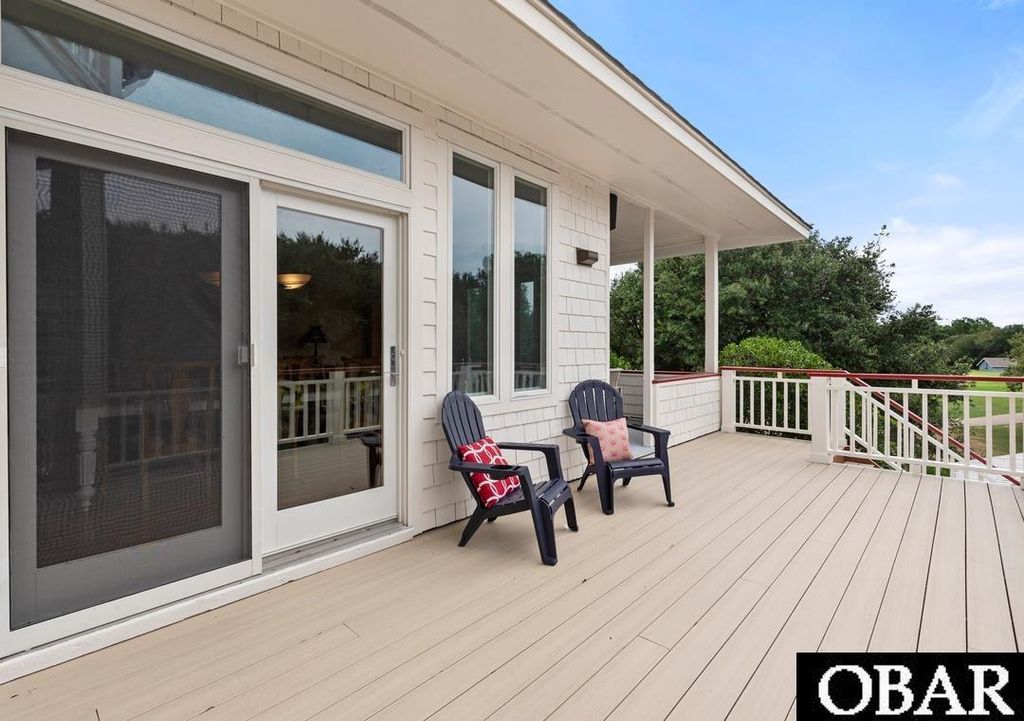 Image 25 of property listing at 565 Live Oak Court, Corolla, NC 27927