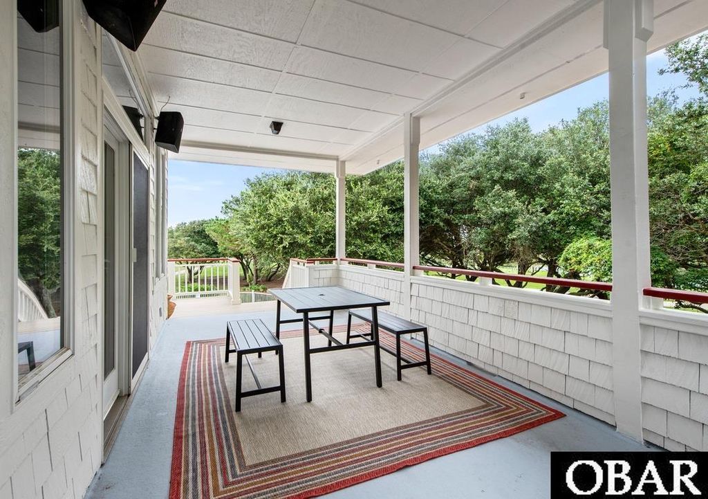 Image 28 of property listing at 565 Live Oak Court, Corolla, NC 27927