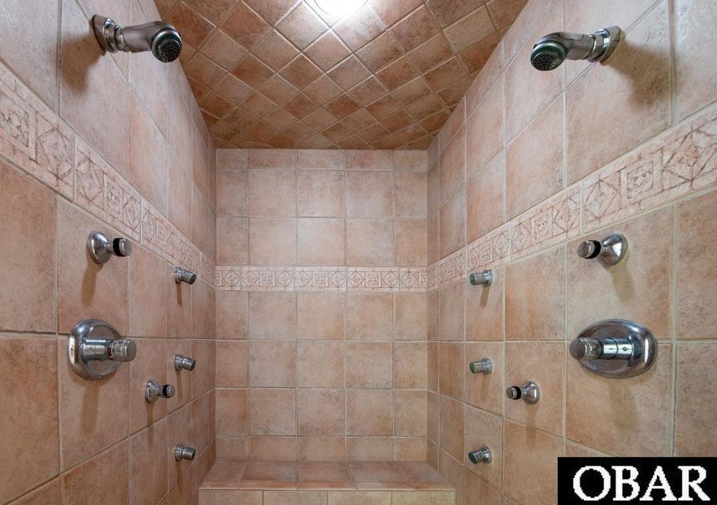 Image 32 of property listing at 565 Live Oak Court, Corolla, NC 27927