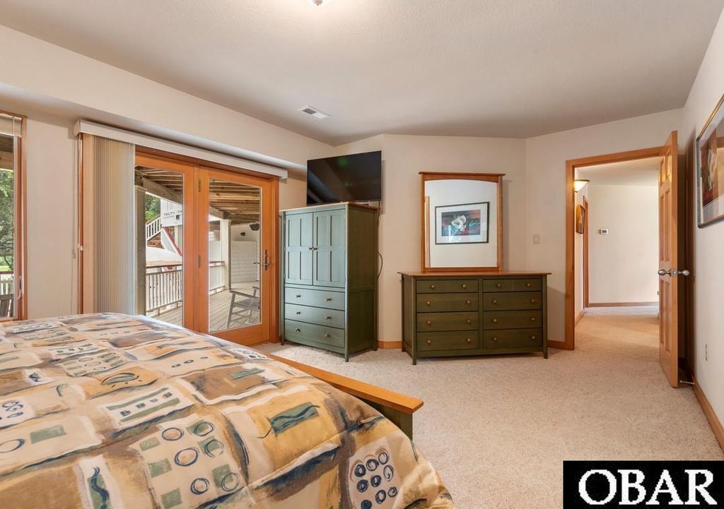 Image 37 of property listing at 565 Live Oak Court, Corolla, NC 27927