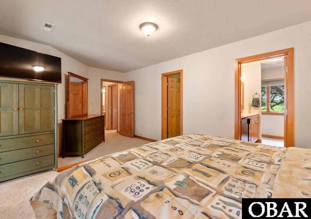 Image 38 of property listing at 565 Live Oak Court, Corolla, NC 27927