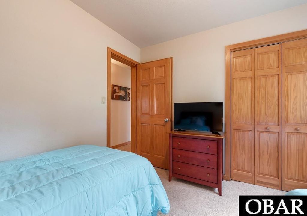 Image 40 of property listing at 565 Live Oak Court, Corolla, NC 27927