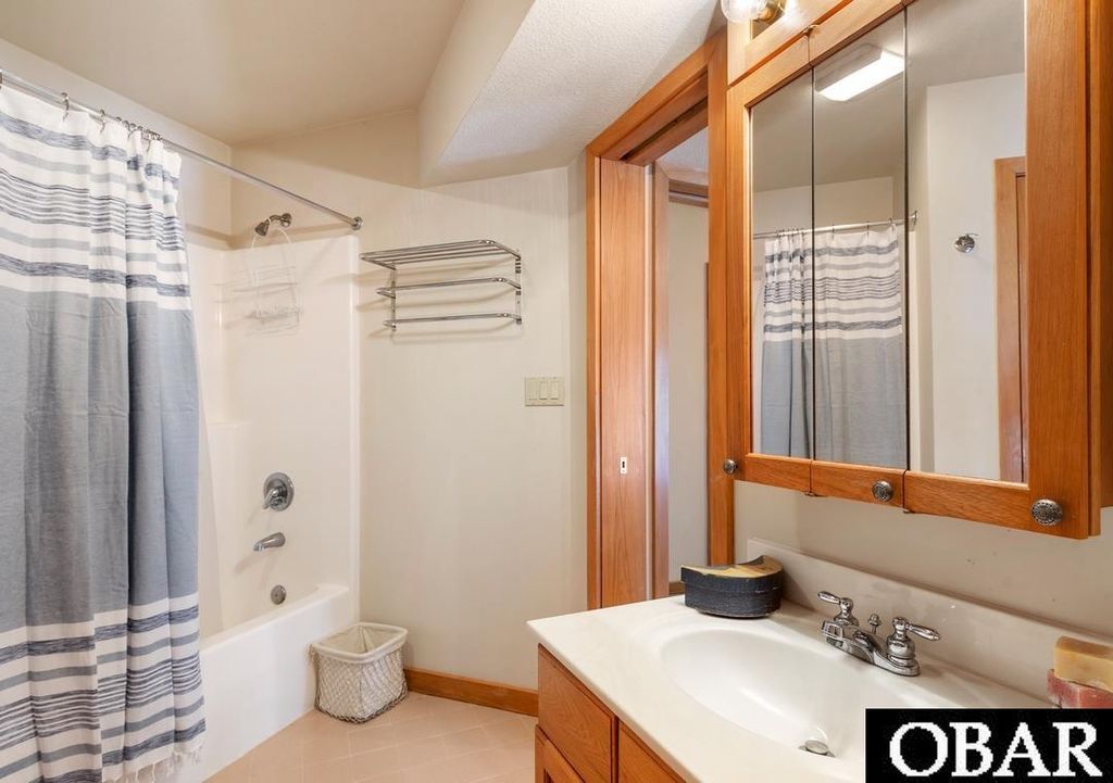 Image 44 of property listing at 565 Live Oak Court, Corolla, NC 27927