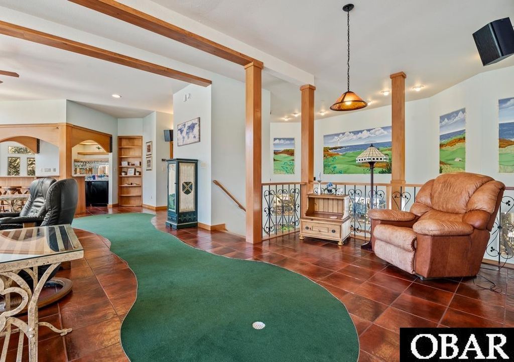 Image 6 of property listing at 565 Live Oak Court, Corolla, NC 27927