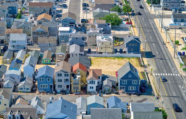 46 W Rutherford Lane, Lavallette, NJ 08735