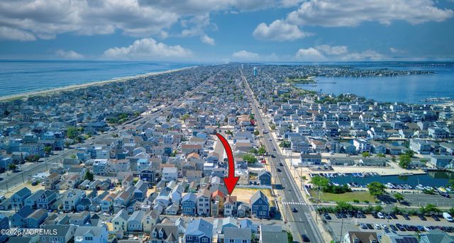 46 W Rutherford Lane, Lavallette, NJ 08735
