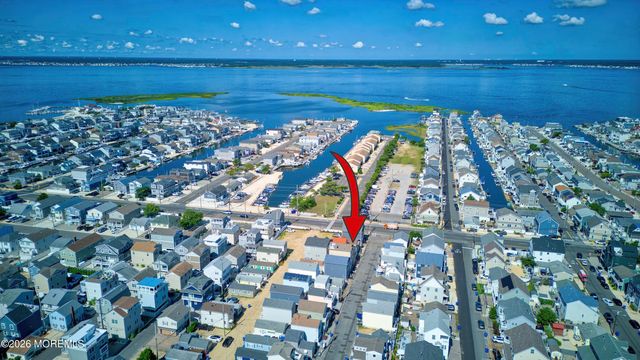 46 W Rutherford Lane, Lavallette, NJ 08735