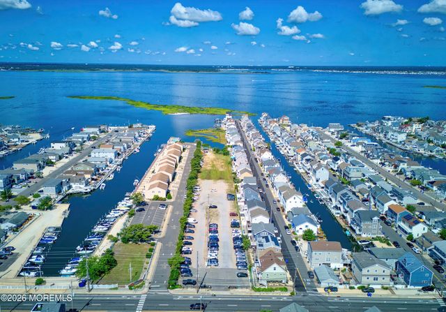 46 W Rutherford Lane, Lavallette, NJ 08735