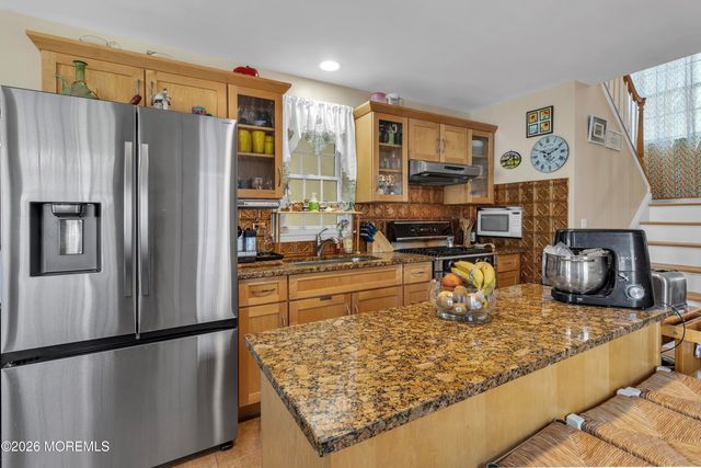 46 W Rutherford Lane, Lavallette, NJ 08735