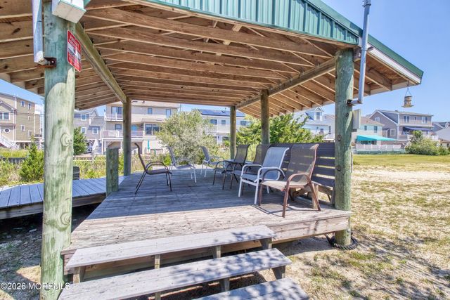 46 W Rutherford Lane, Lavallette, NJ 08735