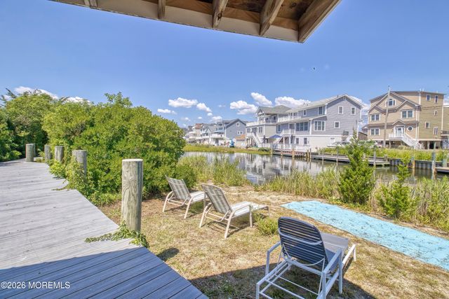 46 W Rutherford Lane, Lavallette, NJ 08735