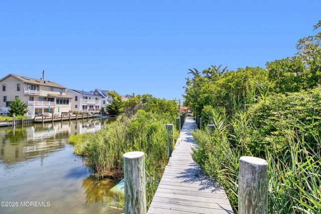 46 W Rutherford Lane, Lavallette, NJ 08735