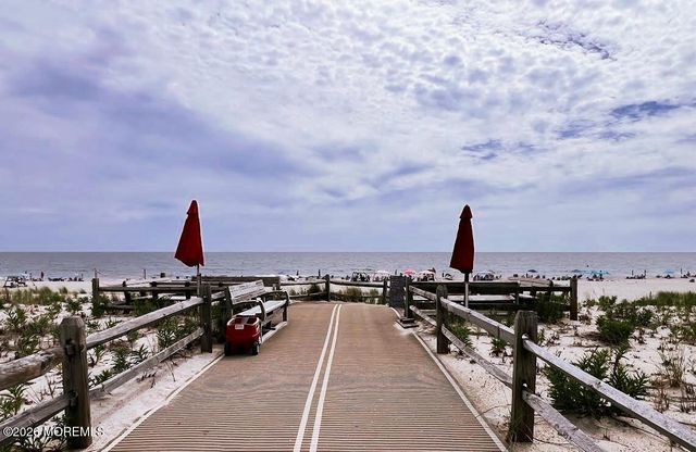 46 W Rutherford Lane, Lavallette, NJ 08735