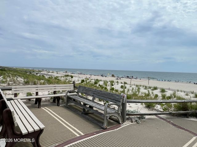 46 W Rutherford Lane, Lavallette, NJ 08735