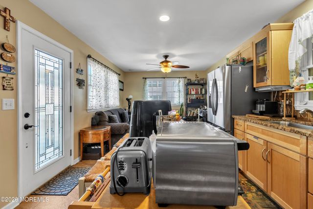 46 W Rutherford Lane, Lavallette, NJ 08735