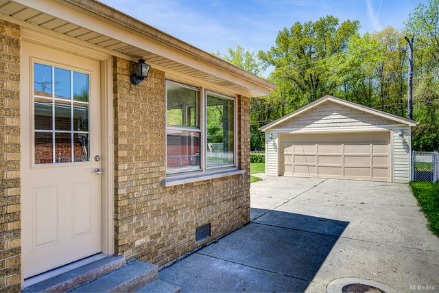 15320 Harding Avenue, Midlothian, IL 60445