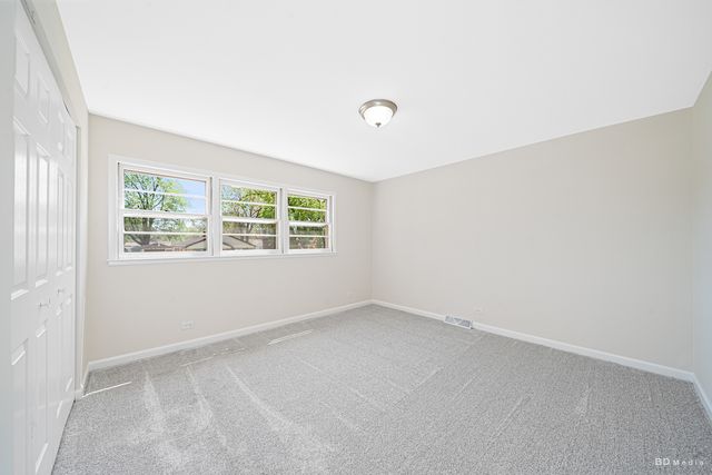 15320 Harding Avenue, Midlothian, IL 60445