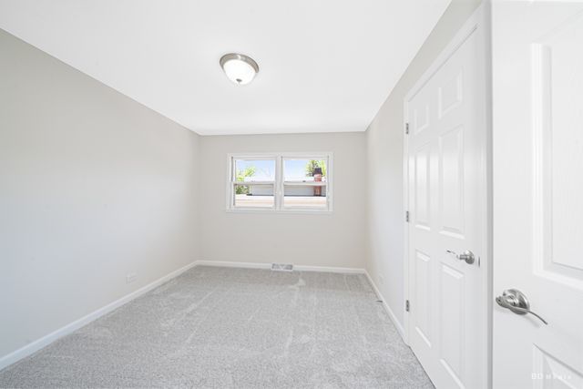 15320 Harding Avenue, Midlothian, IL 60445