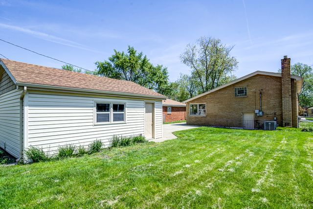 15320 Harding Avenue, Midlothian, IL 60445