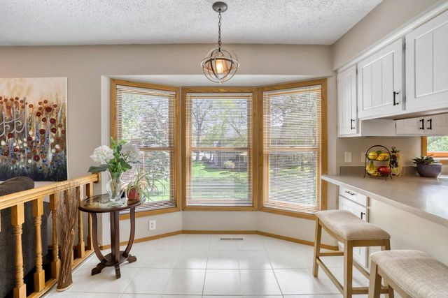 1412 Rushmore Crescent, Burnsville, MN 55306
