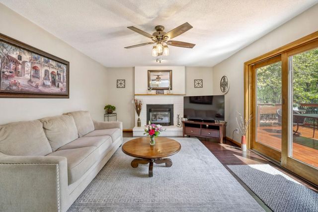 1412 Rushmore Crescent, Burnsville, MN 55306