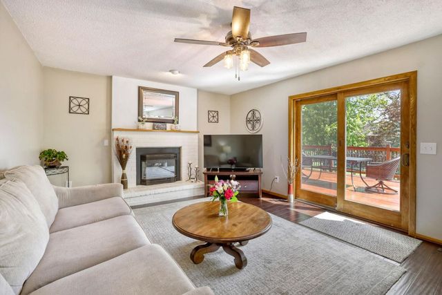 1412 Rushmore Crescent, Burnsville, MN 55306