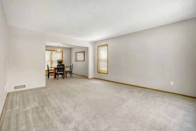 1412 Rushmore Crescent, Burnsville, MN 55306