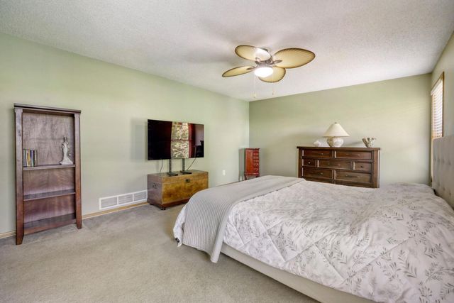 1412 Rushmore Crescent, Burnsville, MN 55306