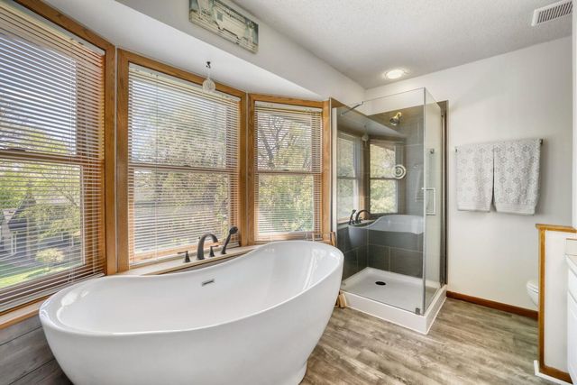 1412 Rushmore Crescent, Burnsville, MN 55306