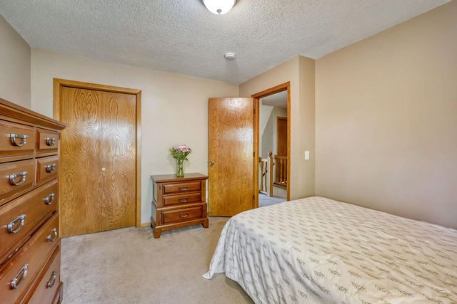 1412 Rushmore Crescent, Burnsville, MN 55306