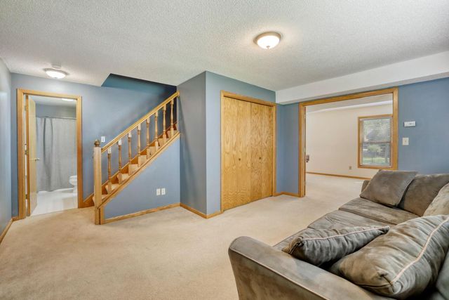 1412 Rushmore Crescent, Burnsville, MN 55306
