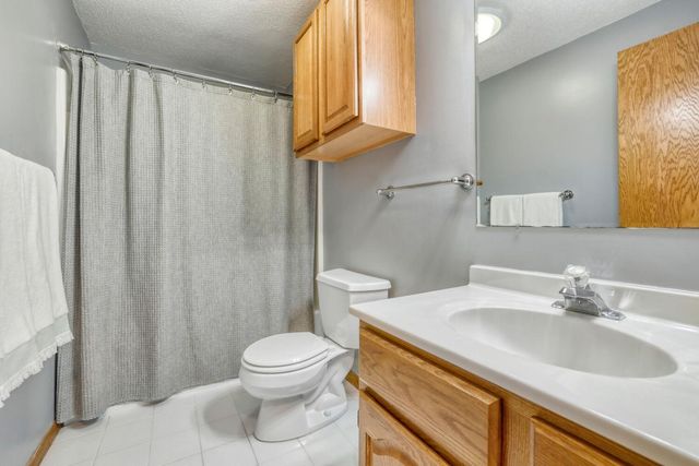 1412 Rushmore Crescent, Burnsville, MN 55306