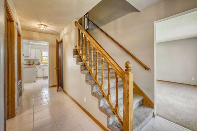 1412 Rushmore Crescent, Burnsville, MN 55306